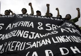 Studenti na Bali protestují proti USA