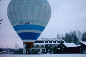 Balon vydržel ve vzduchu bezmála čtyři hodiny. (ilustrační foto)