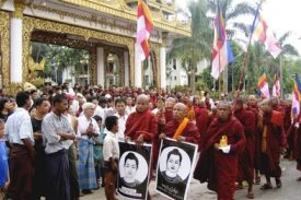 Protesty vedené buddhistickými mnichy v Barmě