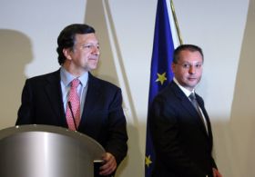 Předseda Evropské Komise Barroso a bulharský premiér Stanišev (vpravo)