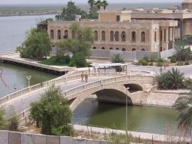 Palác v Basře ještě obývaný Brity