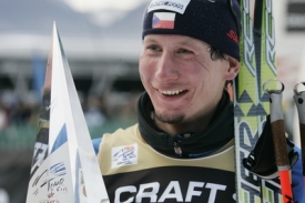 Lukáš Bauer se raduje z vítězství v Tour de Ski.