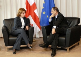 Ministrině zahraničí Gruzie Eka Tkešelašviliová a Javier Solana.
