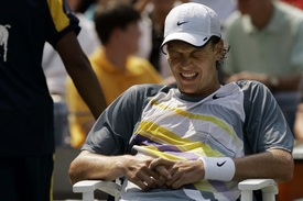 Tenista Tomáš Berdych zápas proti Andy Roddickovi na US Open vzdal. Nemohl dýychat a cítil se slabý. Vyšetření ukázalo, že šlo k krátkodobou srdeční arytmii