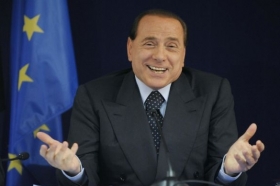 Silvio Berlusconi je v Evropě zn&aacute;m sv&yacute;mi vt&iacute;pky a soudn&iacute;mi procesy.