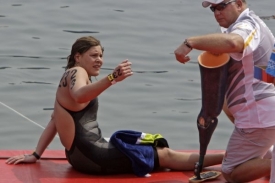 Jihoafrická plavkyně, která s jednou nohou závodí se 