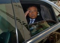 Odchod prezidenta Mušarafa uvolnil cestu pro zvolení Zardárího.