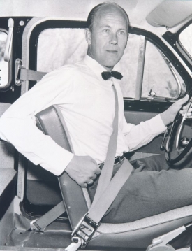 Nils Bohlin, vynálezce tříbodového bezpečnostního pásu. Dnes nejrozšířenějšího bezpečnostního prvku všech moderních automobilů.