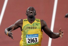 Usain Bolt překonal v Pekingu tři světové rekordy.