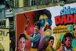 Bollywoodu se v Mumbaí nezbavíte. Filmové plakáty visí doslova všude.