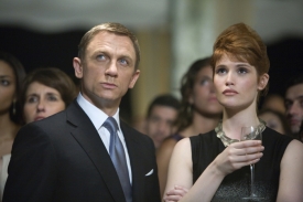 Daniel Craig a Gemma Artertonová v nové bondovce.