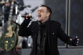 U2 nedávno zahráli Baracku Obamovi, teď vydávají nový klip.