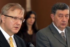 Eurokomisař pro rozšíření Ollie Rehn a jeden ze tří bosenských prezidentů Nebojsa Radmanovic.