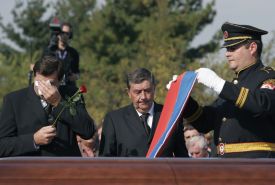 Bosenský premiér Milorad Dodik (vlevo) a prezidentský kandidát Nebojsa