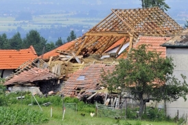 O střechu přišlo hned několik domů ve středních a východních Čechách.