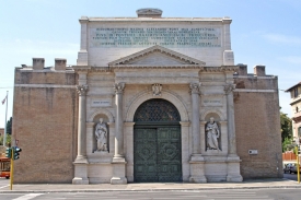 Brána Porta Pia.