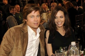 Nejmocnější pár Hollywoodu: Angelina Jolieová a Brad Pitt.