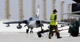Britští piloti a technici přiletěli s bojovými letouny Tornado GR4.