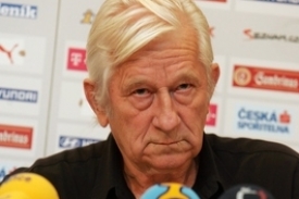 Trenér fotbalové reprezentace Karel Brückner.