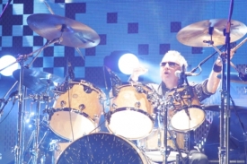 Bubeník Roger Taylor je jedním z veteránů kapely.