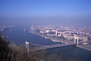 Smog nad Dunajem v Budapešti