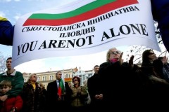 Pochod v bulharském Plovdivu na prostest proti věznění bulharských sester v Libyi.