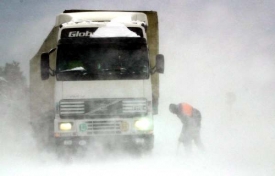Sněžení zkomplikovalo dopravu v Rakousku i na Balkáně.