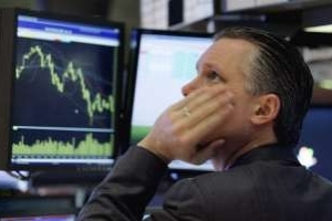 Ceny akcií se v posledních dnech hroutí k zemi