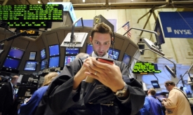 Index Dow Jones za tři minuty spadl o 4,3 procenta.