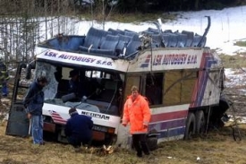 Autobus po havárii.