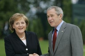 Bush s Merkelovou v Heiligendammu