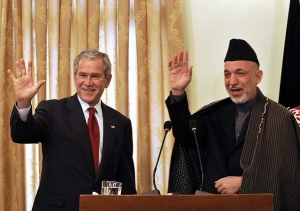 Bush a afghánský prezident Karzáí.