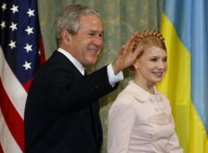 Americký prezident Bush s ukrajinskou premiérkou Tymošenkovou.