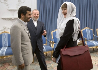 Calmy-Reyová na návštěvě Teheránu u prezidenta Ahmadínežáda.