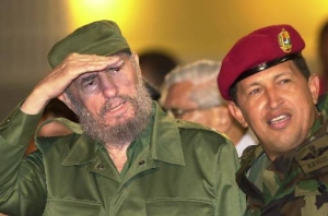 Parašutista Chávez a jeho soudruh Castro.