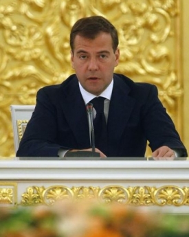 Medveděv se opět tvrdě pusil do Západu. Diplomacie dělových člunů?