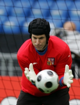 Čech při tréninku během Eura 2008.