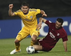 Ani hvězda Chelsea Frank Lampard nepomohl k vítězství na půdě Kluže.