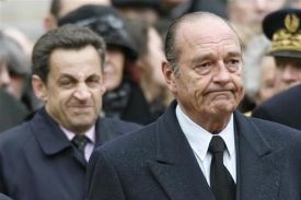Jacques Chirac (v popředí) a Nicolas Sarkozy