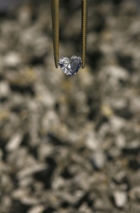 Diamant vybroušený do tvaru srdce.