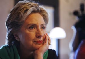 Hillary Clintonová má před volbami v New Hampshire o čem přemýšlet.