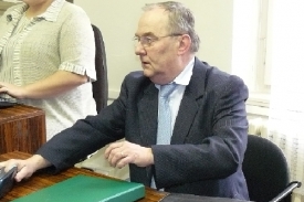 Advokát dopravce Karel Baborák u soudu tvrdil, že firma nemá peníze.