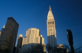 Versace se pustí do renovace newyorského mrakodrapu Clock Tower.