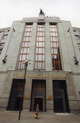 Centrální banka snížila sazby o tři čtvrtě bodu.