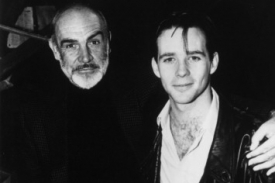 Sean Connery se synem Jasonem na archivním snímku.