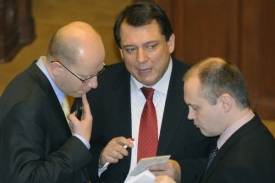 Politici ČSSD hodili rukavici koaličním partnerům v krajích.