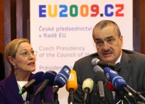 Ministr Schwarzenberg s komisařkou EU pro vnější vztahy.