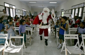 Santa Claus do Havany už dorazil. Kdy bude následovat Obama?