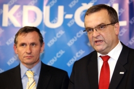 Předseda Čunek se s ministrem Kalouskem se pohádal v přímém přenosu.