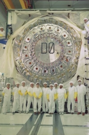 Detektor experimentu D0 zachycuje srážky protonů s antiprotony.